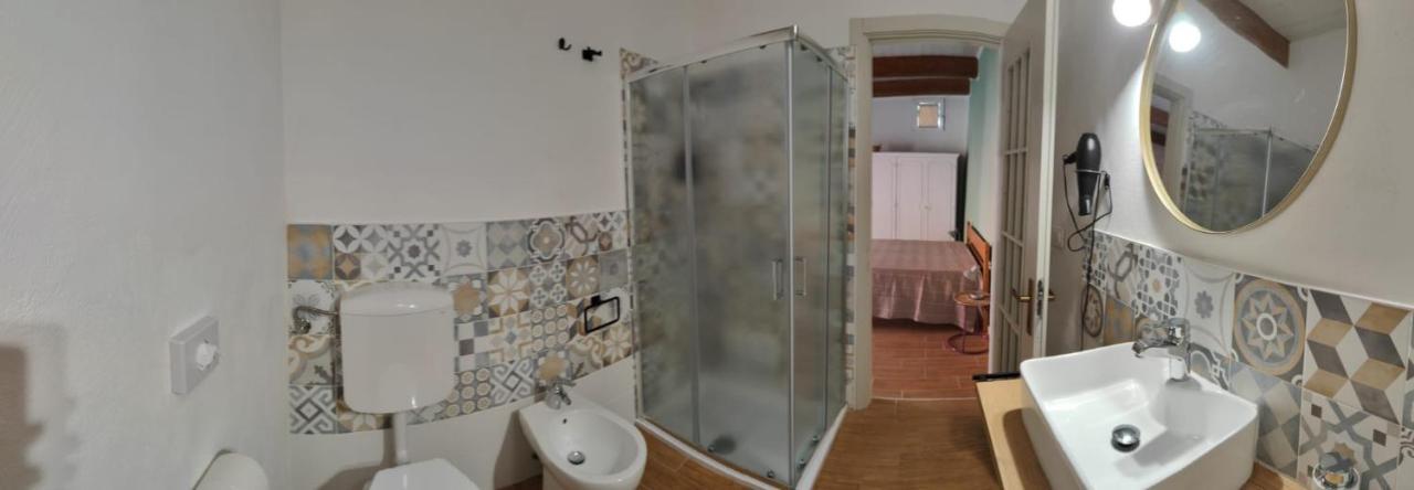 Magalocanda Stanze Sotto Al Castello Montemagno  Dış mekan fotoğraf